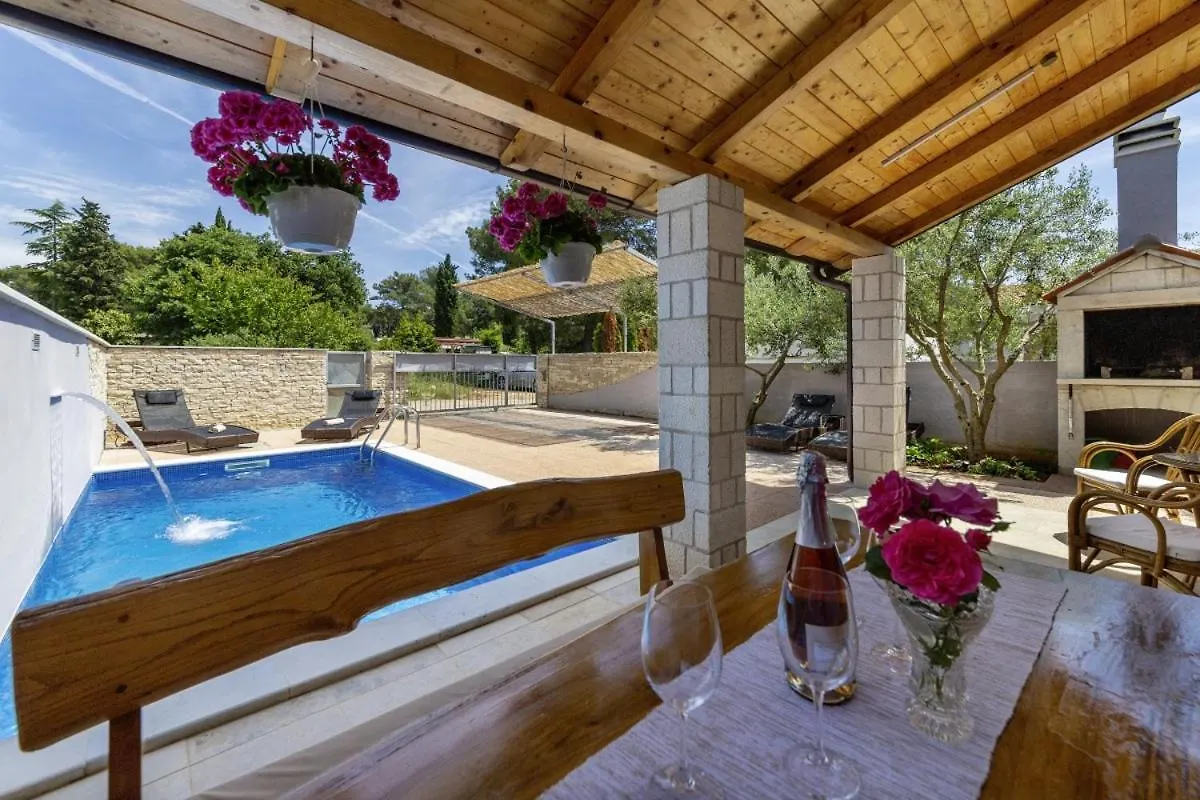 Nina In Peroj - Haus Fuer 6 Personen Villa Fazana