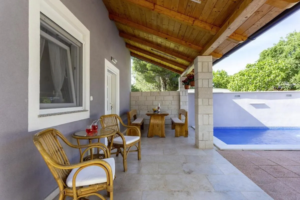 Nina In Peroj - Haus Fuer 6 Personen Villa Fazana
